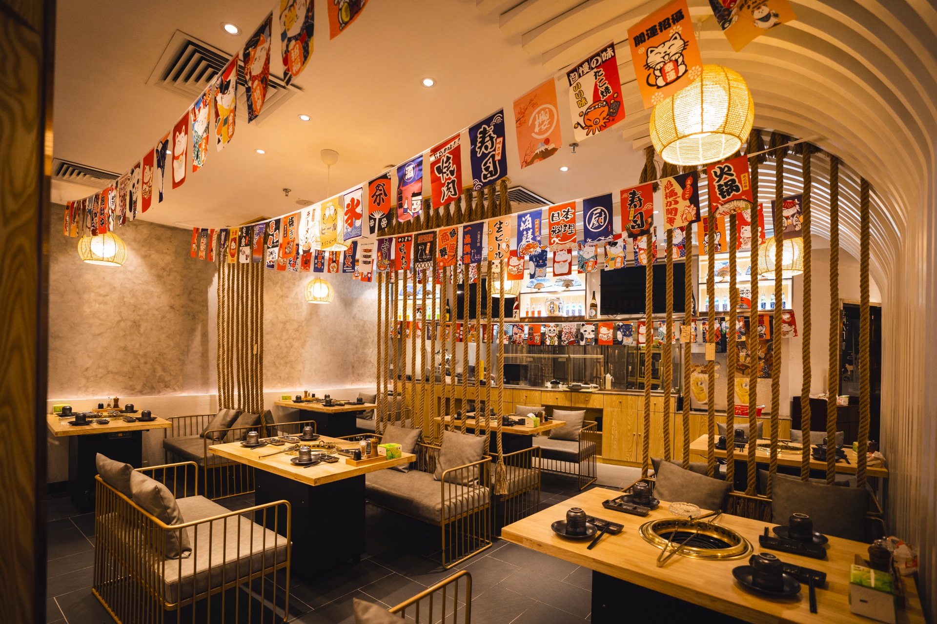 汕尾如何通过深圳餐饮空间设计来确定餐厅的装修风格？